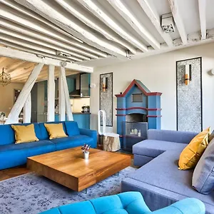 Le Marais Superb Terrace Free Netflix Paris